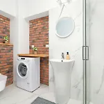 Cosy With Mezzanine In Close To The Old Market Square By Renters Apartment