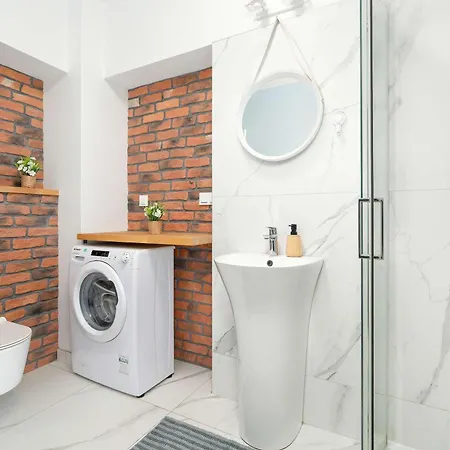 Cosy With Mezzanine In Close To The Old Market Square By Renters דירה
