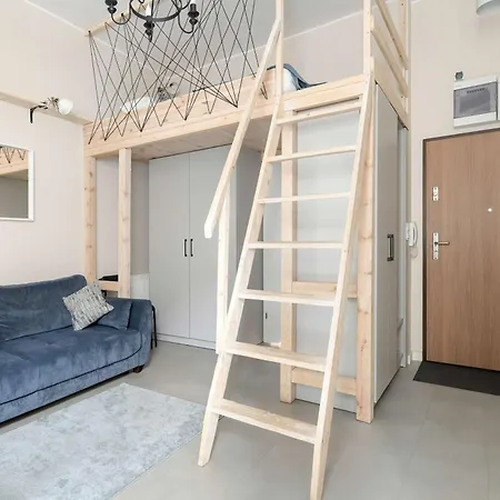 Cosy With Mezzanine In Close To The Old Market Square By Renters דירה